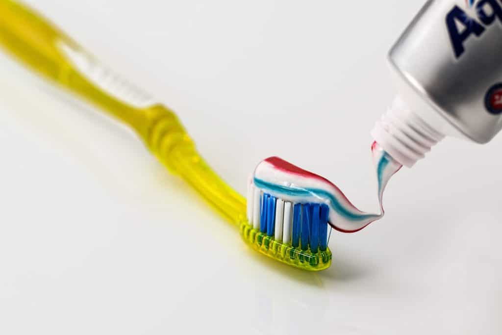Toothpaste for gum removal