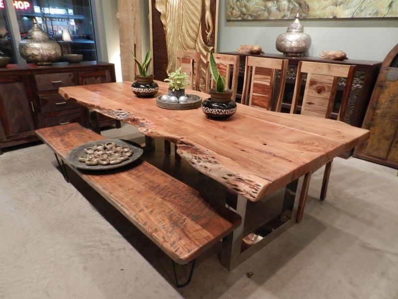 Advantages of Wooden Dining Table